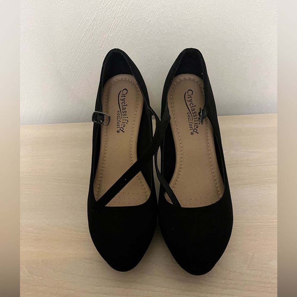 Black suede Pumps